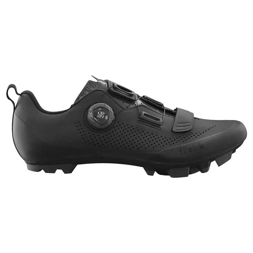 Fizik Terra X5 svart gravelsko med BOA L6-lukkesystem og karbon-TPU såle