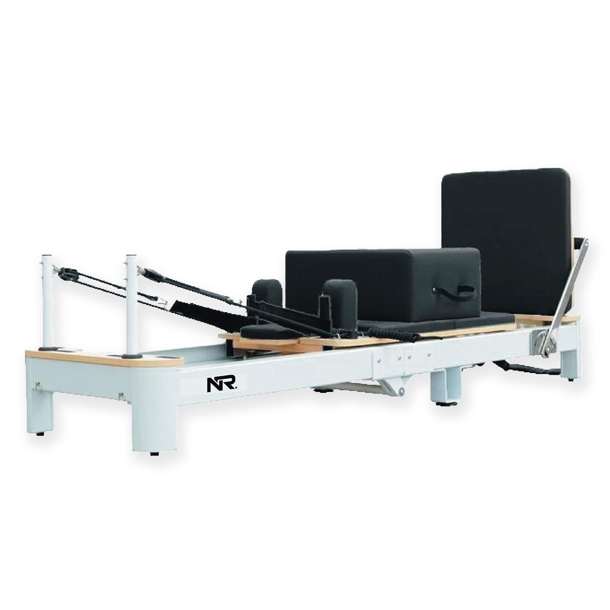 Nordic Reformer Pro Sammenleggbar Pilates Reformer i svart og hvit